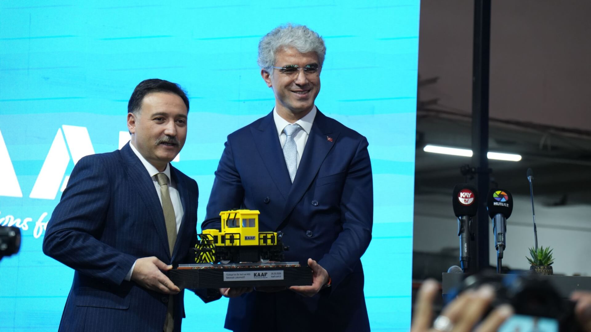 Türkiye’nin İlk Yerli ve Milli Bataryalı Manevra Lokomotifi RBE2500 Tanıtıldı - KAAF